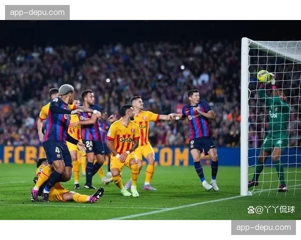 西甲战报：巴塞罗那4-0大胜赫罗纳，年轻中场佩德里上演助攻帽子戏法